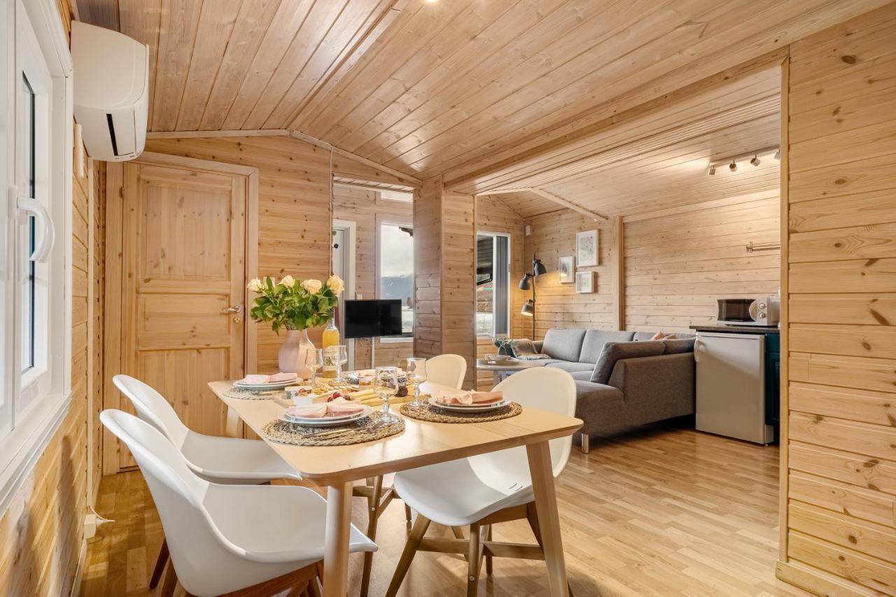 Hotel Mikkelparken Ferietun Kinsarvik Esterno foto