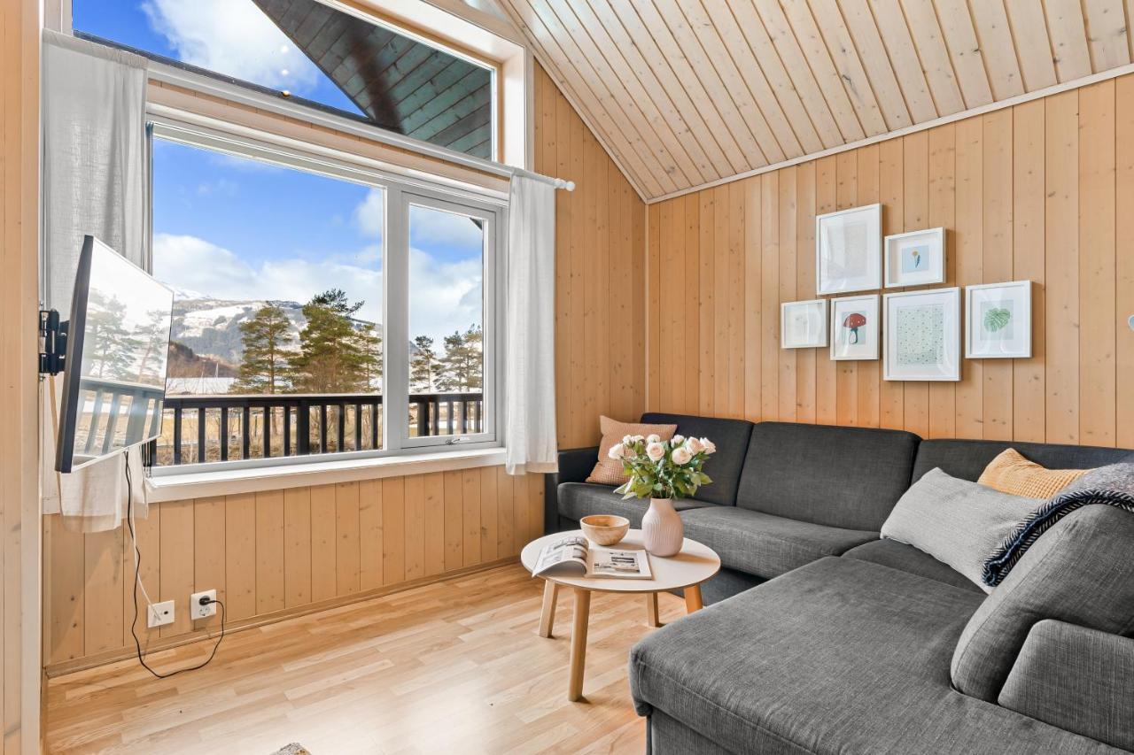 Hotel Mikkelparken Ferietun Kinsarvik Esterno foto