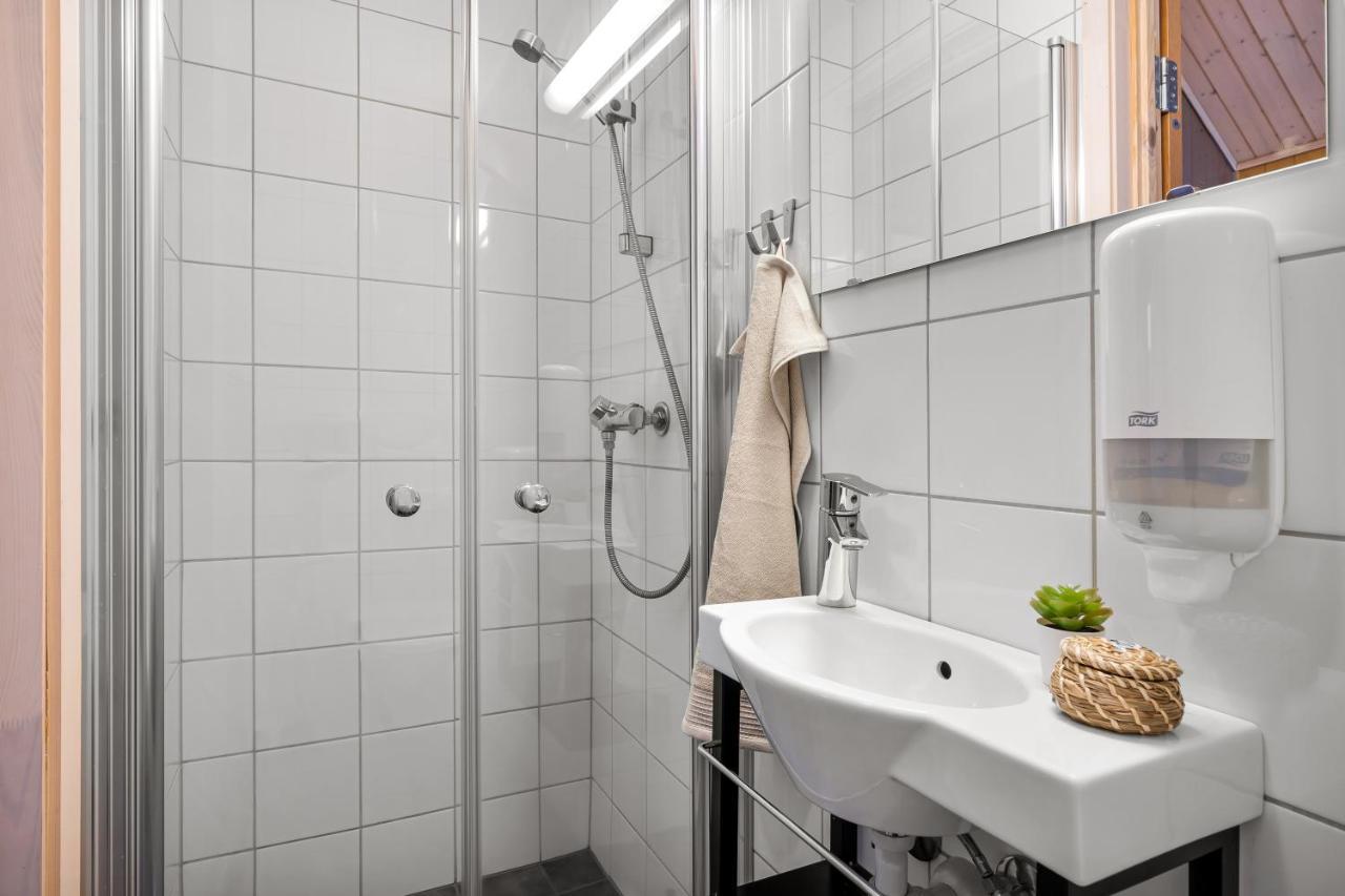Hotel Mikkelparken Ferietun Kinsarvik Esterno foto