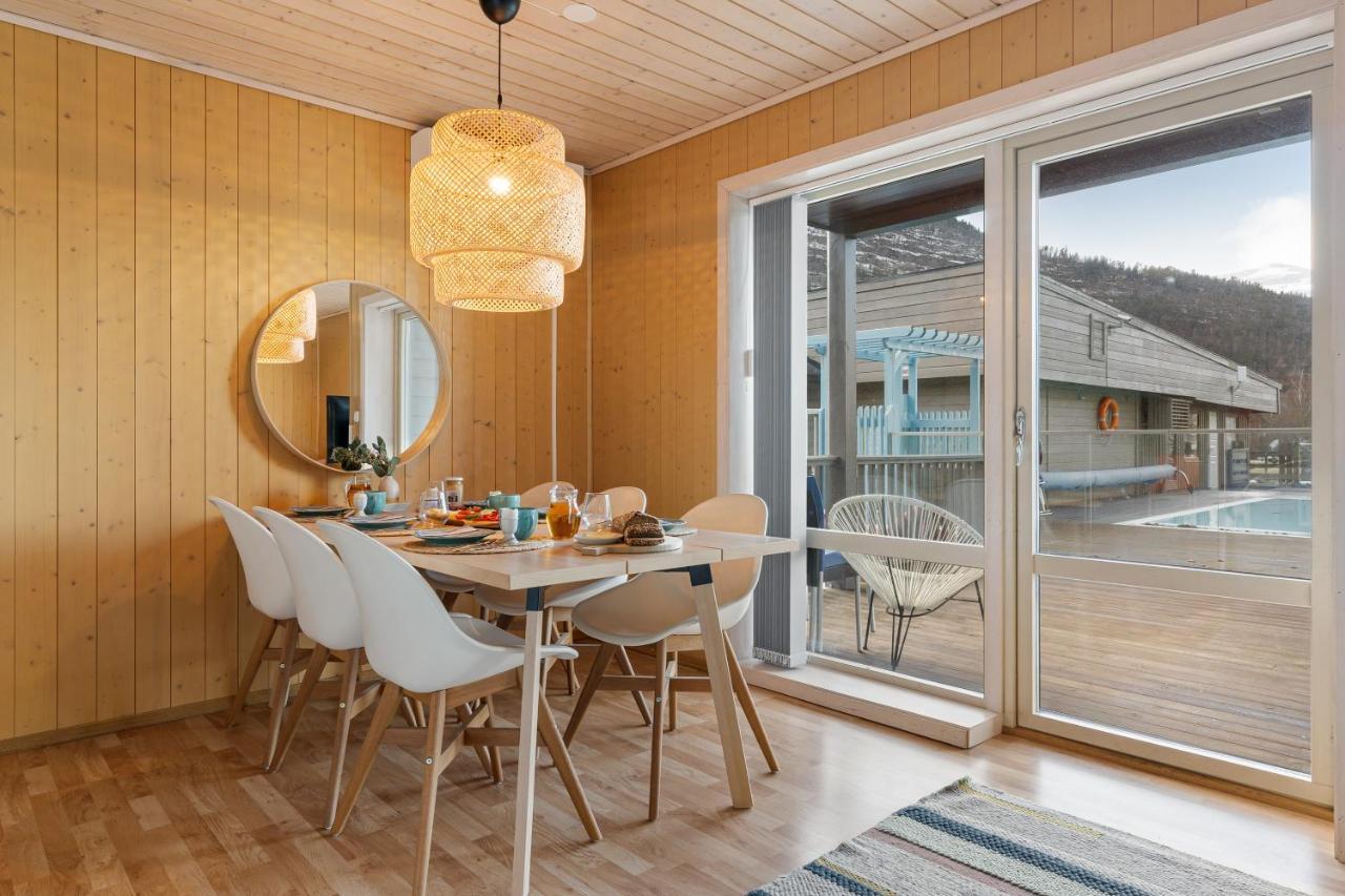 Hotel Mikkelparken Ferietun Kinsarvik Esterno foto