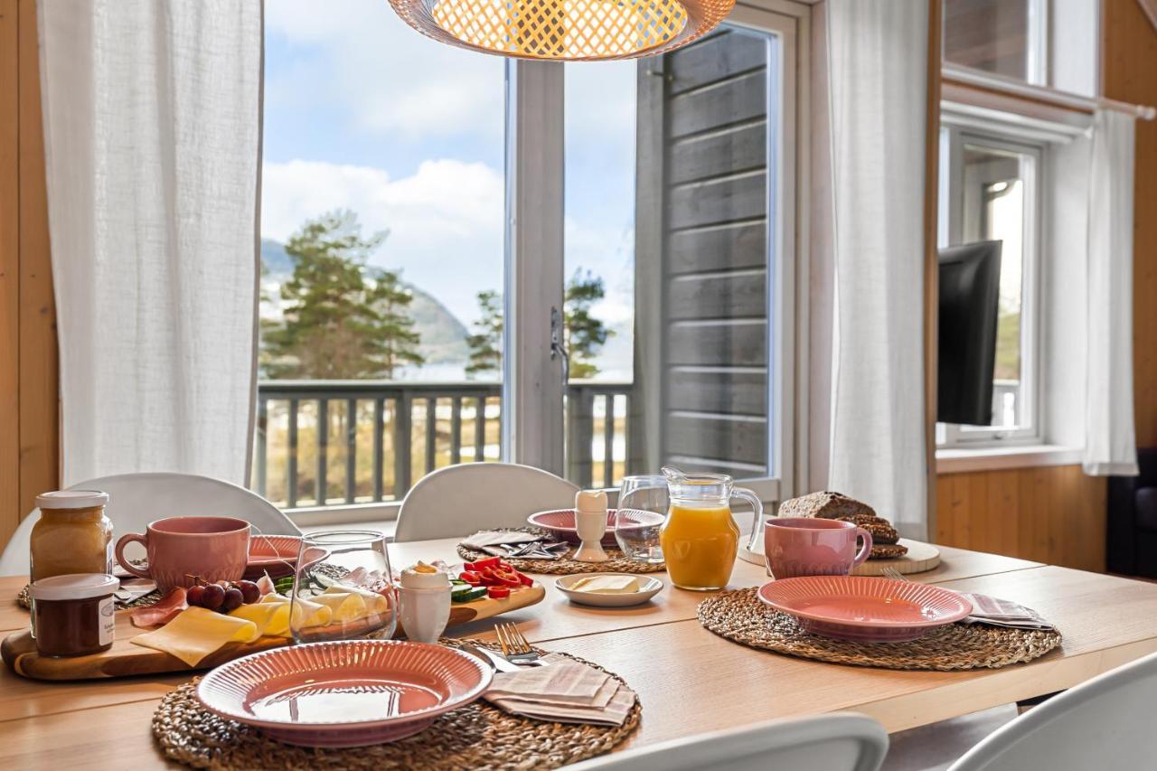 Hotel Mikkelparken Ferietun Kinsarvik Esterno foto