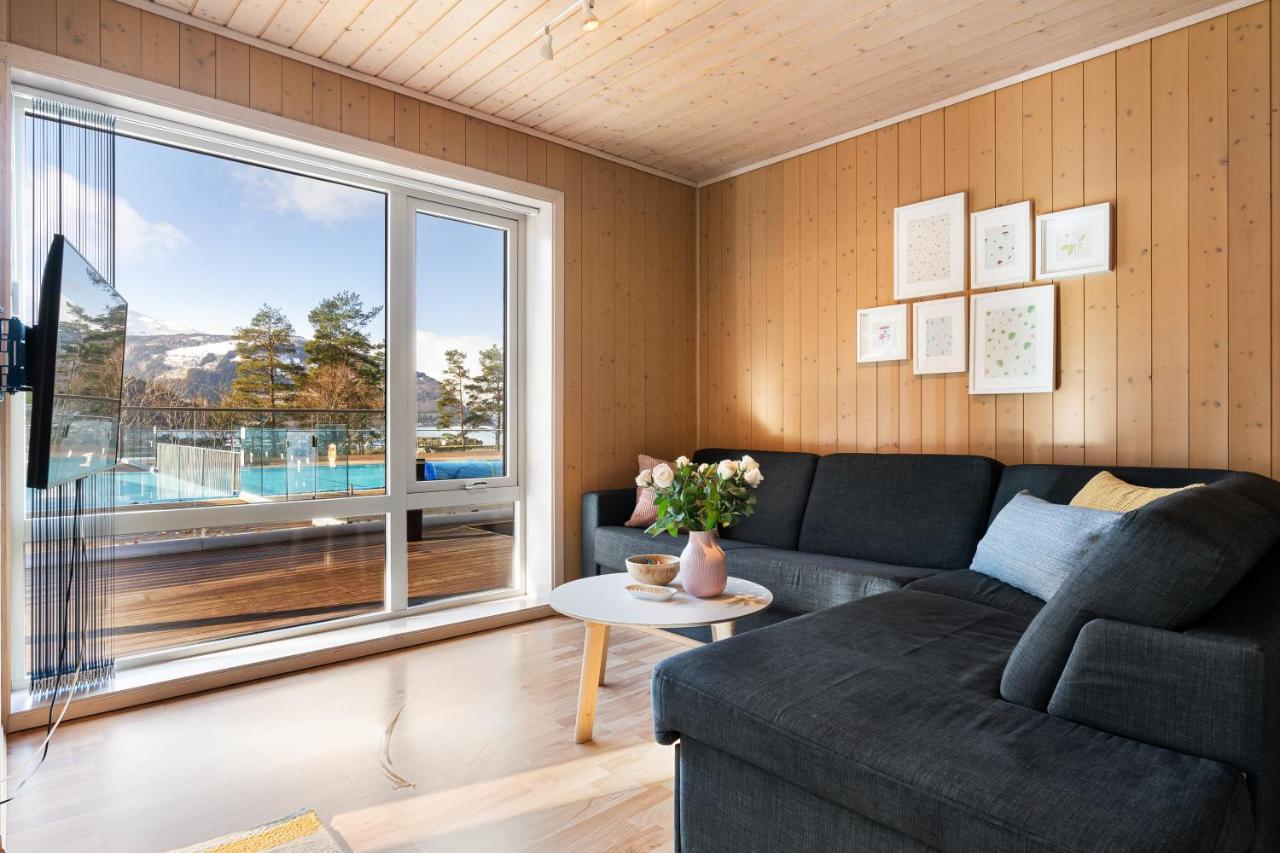 Hotel Mikkelparken Ferietun Kinsarvik Esterno foto