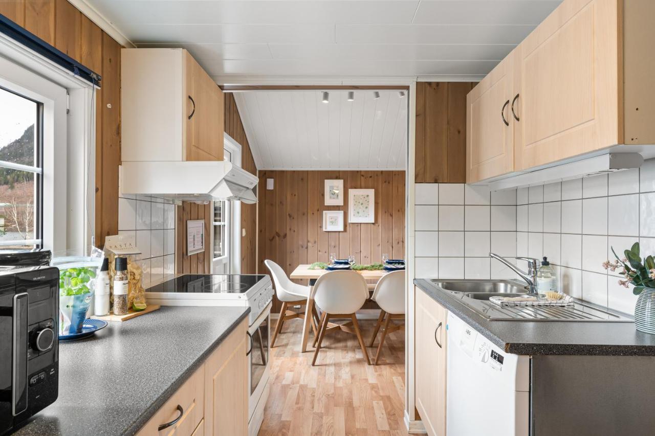 Hotel Mikkelparken Ferietun Kinsarvik Esterno foto