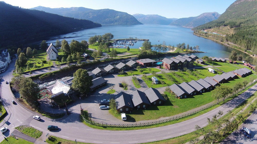 Hotel Mikkelparken Ferietun Kinsarvik Esterno foto